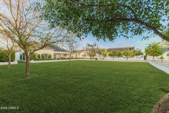 2035 E HAVEN Circle S, Gilbert, AZ 85298