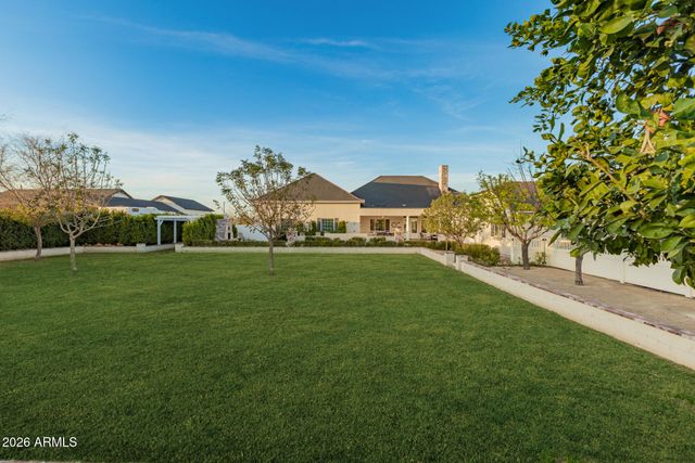 2035 E HAVEN Circle S, Gilbert, AZ 85298