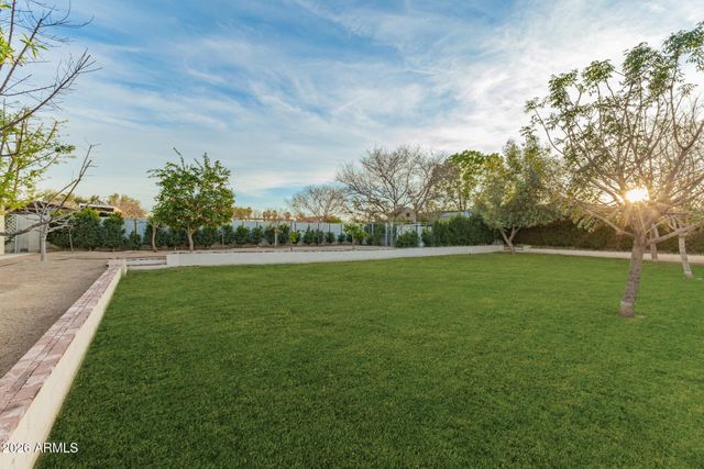 2035 E HAVEN Circle S, Gilbert, AZ 85298