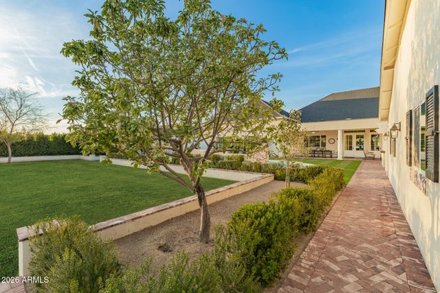 2035 E HAVEN Circle S, Gilbert, AZ 85298