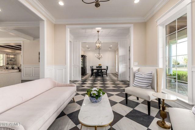 2035 E HAVEN Circle S, Gilbert, AZ 85298