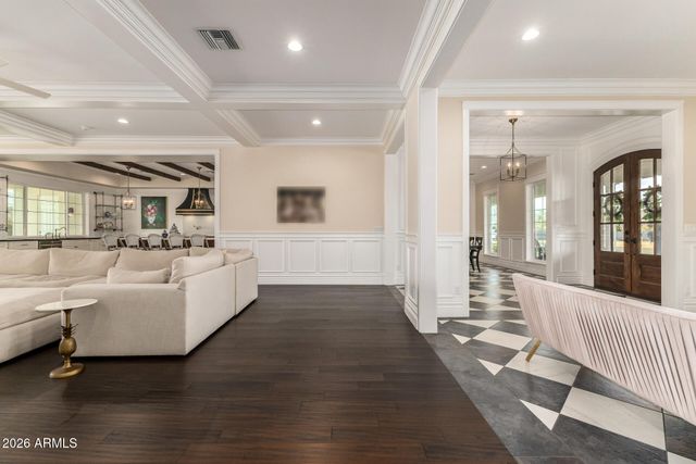 2035 E HAVEN Circle S, Gilbert, AZ 85298