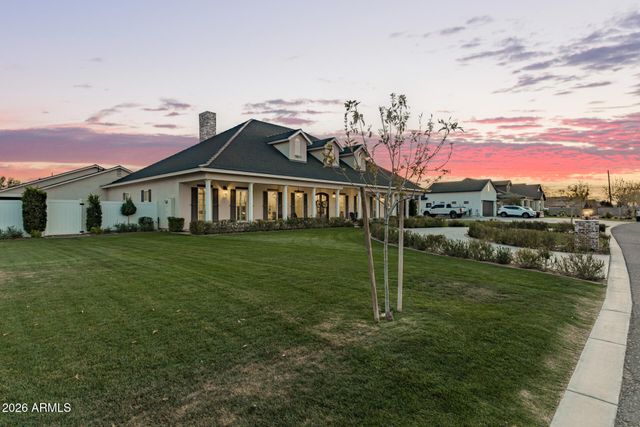 2035 E HAVEN Circle S, Gilbert, AZ 85298