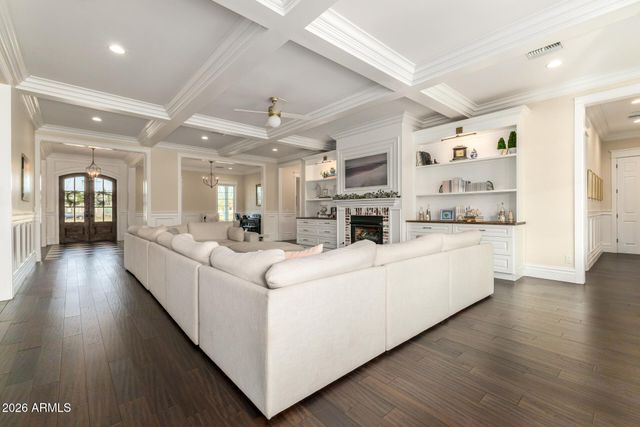 2035 E HAVEN Circle S, Gilbert, AZ 85298