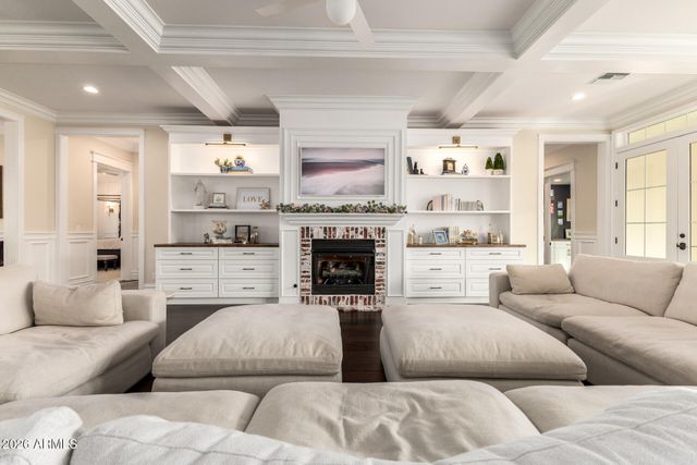 2035 E HAVEN Circle S, Gilbert, AZ 85298