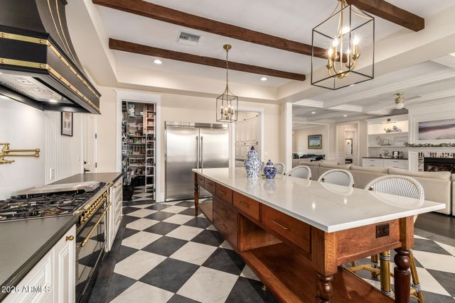 2035 E HAVEN Circle S, Gilbert, AZ 85298