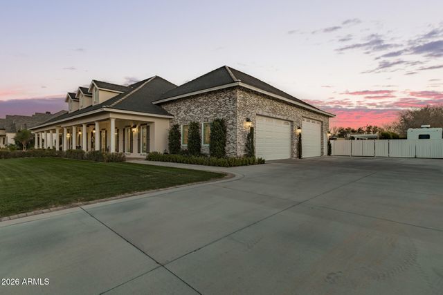 2035 E HAVEN Circle S, Gilbert, AZ 85298