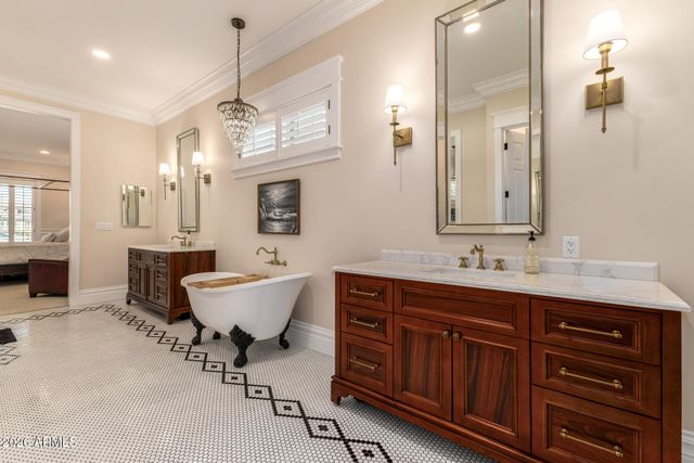 2035 E HAVEN Circle S, Gilbert, AZ 85298