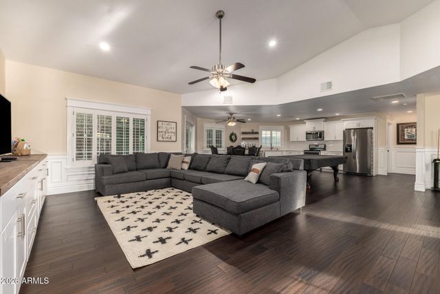 2035 E HAVEN Circle S, Gilbert, AZ 85298