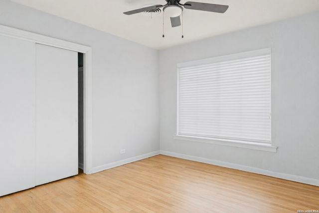 2551 W Summit Ave, San Antonio, TX 78228