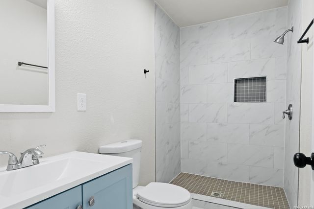 2551 W Summit Ave, San Antonio, TX 78228