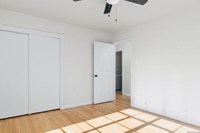 2551 W Summit Ave, San Antonio, TX 78228