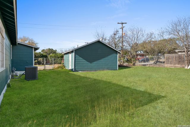 2551 W Summit Ave, San Antonio, TX 78228