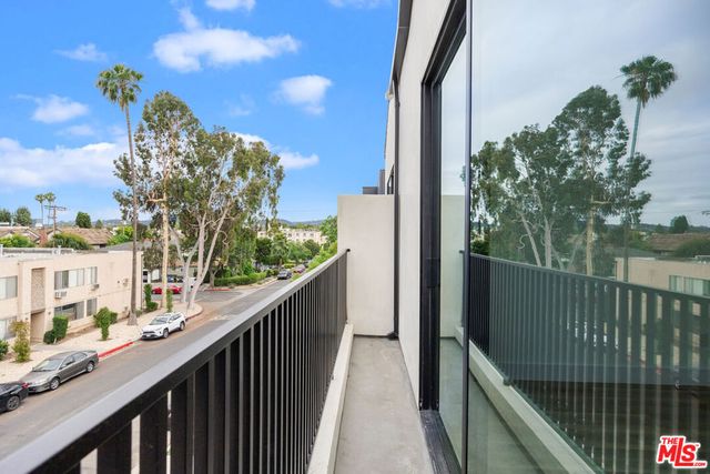 5317 Ben Avenue, Valley Village, CA 91607