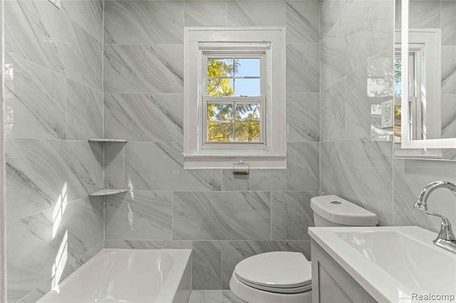 1558 College Avenue, Lincoln Park, MI 48146