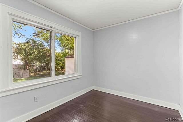 1558 College Avenue, Lincoln Park, MI 48146