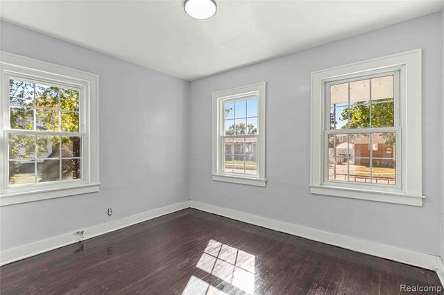 1558 College Avenue, Lincoln Park, MI 48146