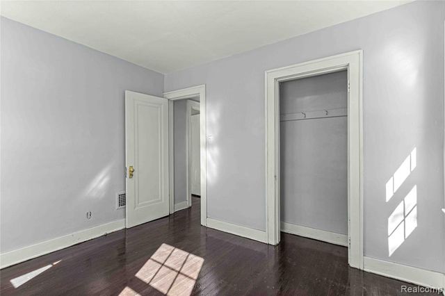 1558 College Avenue, Lincoln Park, MI 48146