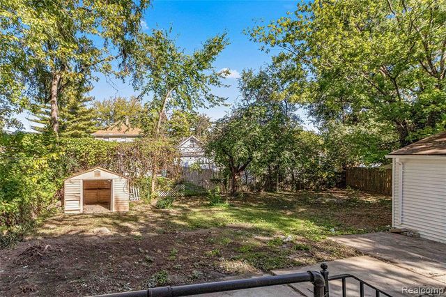 1558 College Avenue, Lincoln Park, MI 48146