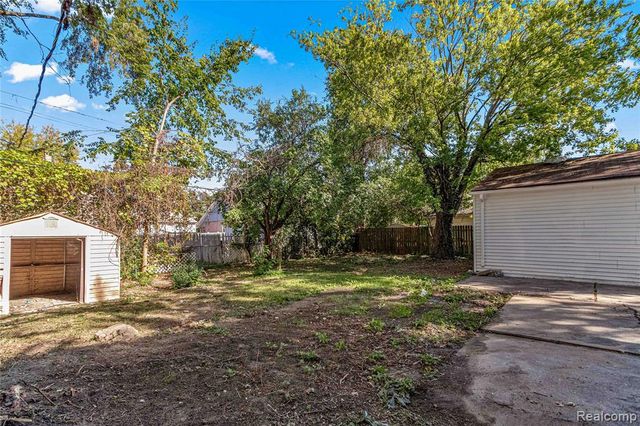 1558 College Avenue, Lincoln Park, MI 48146