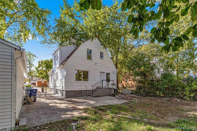 1558 College Avenue, Lincoln Park, MI 48146