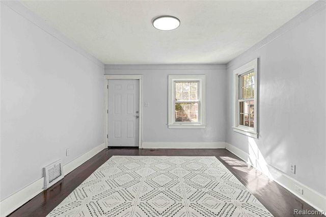 1558 College Avenue, Lincoln Park, MI 48146