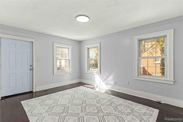 1558 College Avenue, Lincoln Park, MI 48146