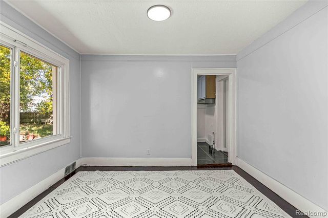 1558 College Avenue, Lincoln Park, MI 48146