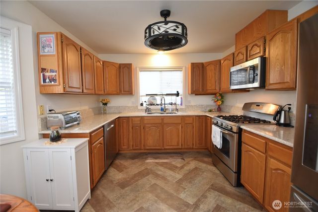 10724 92nd Street Ct SW, Tacoma, WA 98498