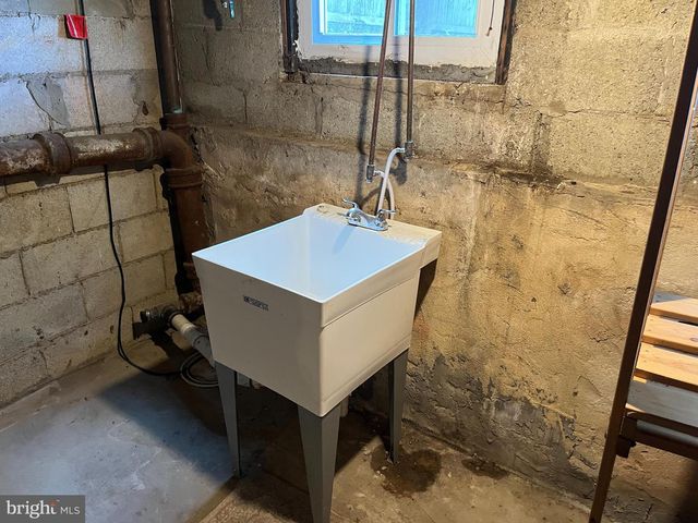 124 CHESTER AVE, Coatesville, PA 19320