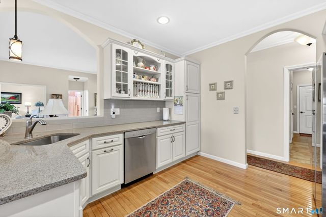 5 Beaudry Lane, Bloomfield, CT 06002