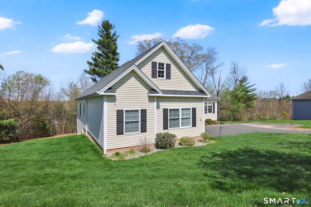 5 Beaudry Lane, Bloomfield, CT 06002