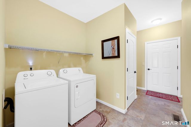5 Beaudry Lane, Bloomfield, CT 06002