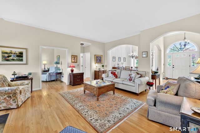 5 Beaudry Lane, Bloomfield, CT 06002