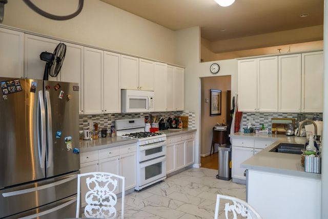 1984 Rialto Court, Clovis, CA 93611