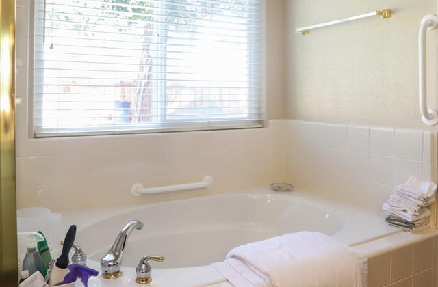 1984 Rialto Court, Clovis, CA 93611