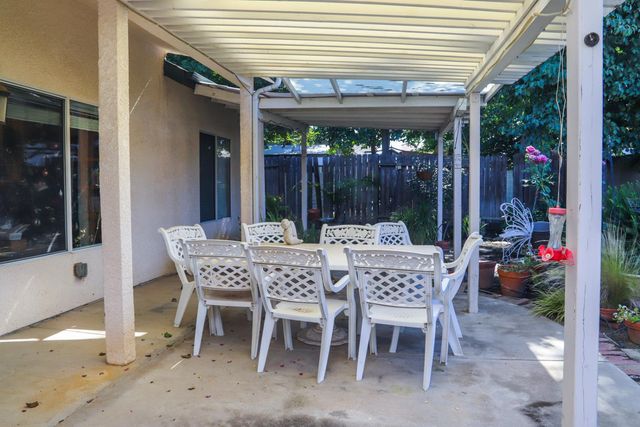 1984 Rialto Court, Clovis, CA 93611