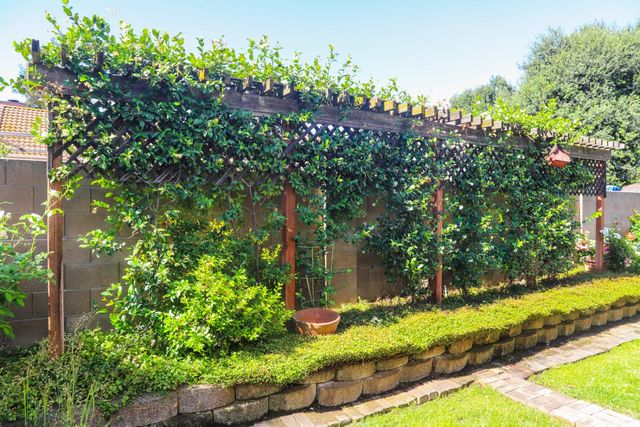1984 Rialto Court, Clovis, CA 93611