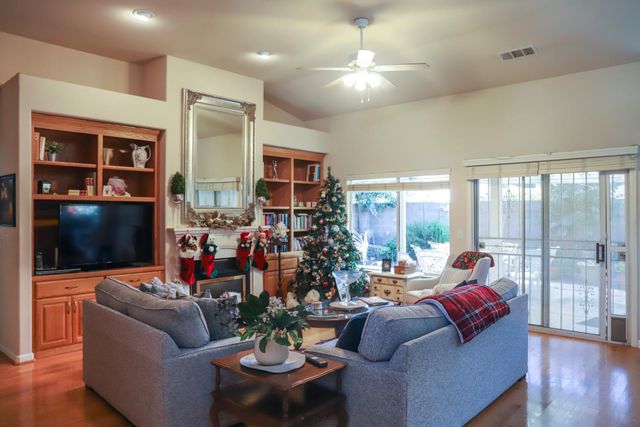 1984 Rialto Court, Clovis, CA 93611