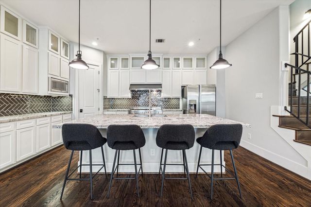 912 Yale Street D, Houston, TX 77008