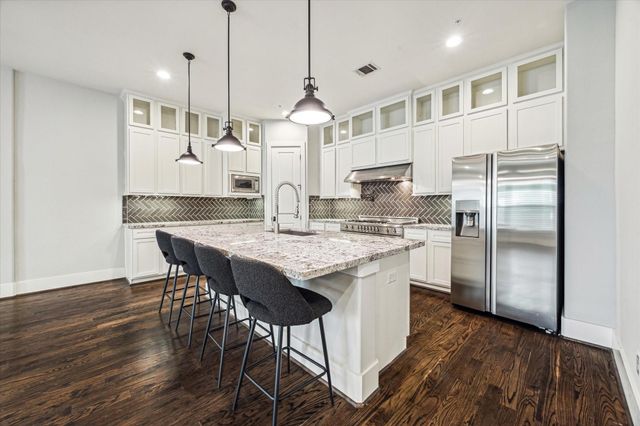 912 Yale Street D, Houston, TX 77008