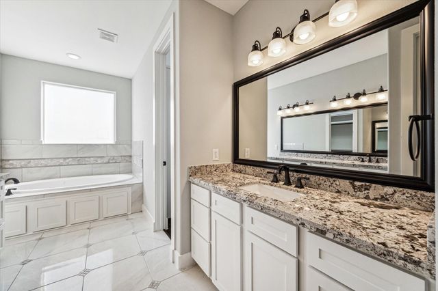 912 Yale Street D, Houston, TX 77008