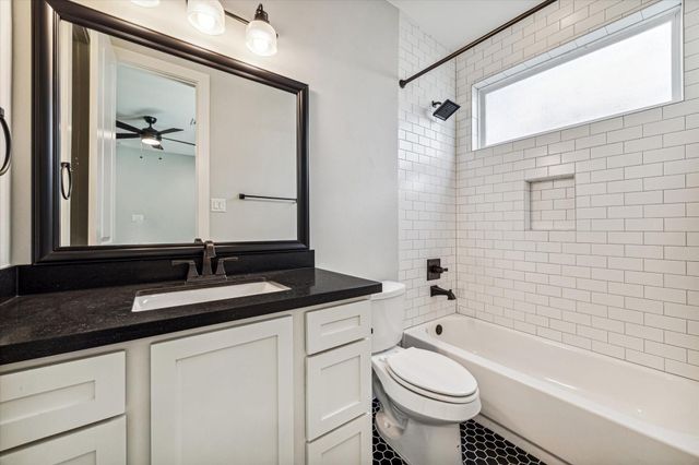 912 Yale Street D, Houston, TX 77008