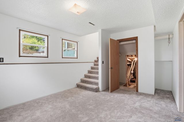 1830 SUN VALLEY DR, Rapid City, SD 57702