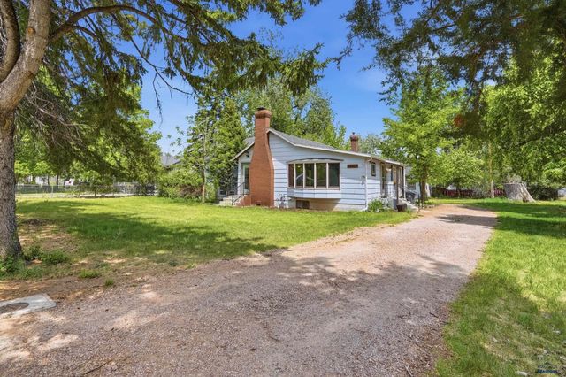 1830 SUN VALLEY DR, Rapid City, SD 57702