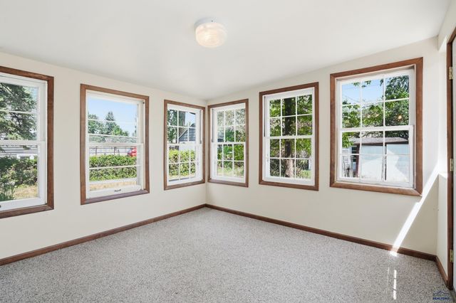1830 SUN VALLEY DR, Rapid City, SD 57702