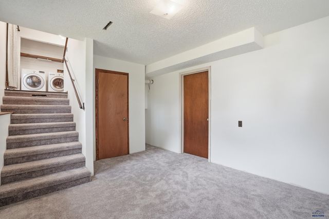 1830 SUN VALLEY DR, Rapid City, SD 57702