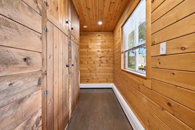 38 Gifford Ave, Dartmouth, MA 02747
