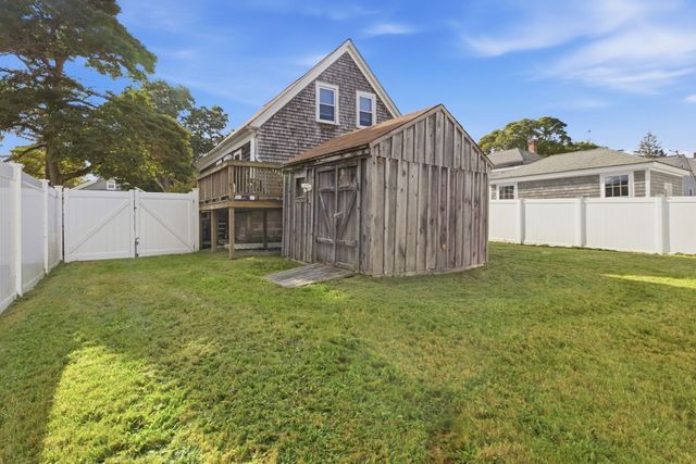 38 Gifford Ave, Dartmouth, MA 02747