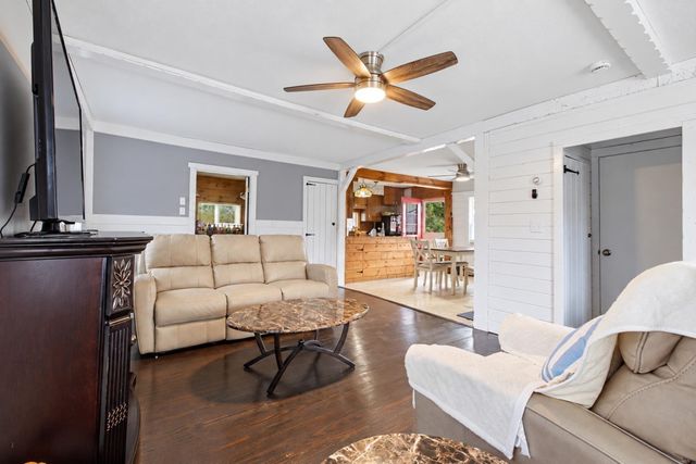 38 Gifford Ave, Dartmouth, MA 02747